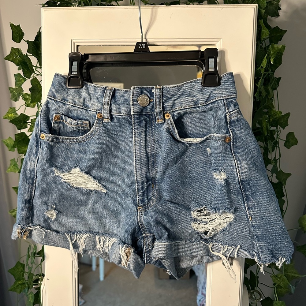 ripped, double 0, mom shorts! brand: garage